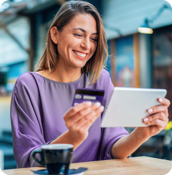 Persona pidiendo un Crédito de consumo online